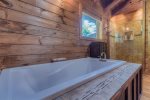 Trails End - Oversize tub in master bathroom